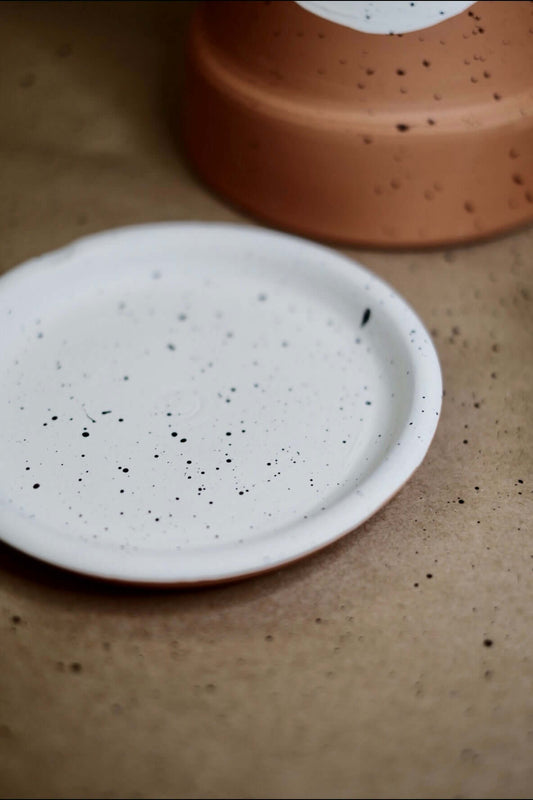 Konischer Blumentopf + Teller aus Terrakotta • Schwarz-Weiß gepunktet