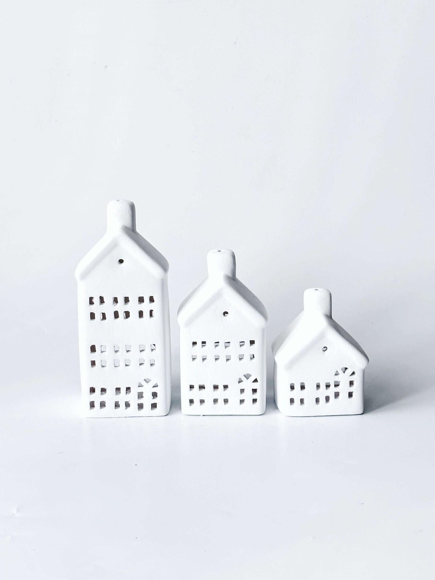 El yapımı seramik mumluk El yapımı seramik mumluk tasarımı Seramik el işi mumluk El yapımı çömlek mumluk El yapımı seramik dekoratif mumluk Renkli seramik mumluk Geleneksel seramik mumluk El işi seramik mumluk El yapımı seramik dekorasyon ürünü El yapımı