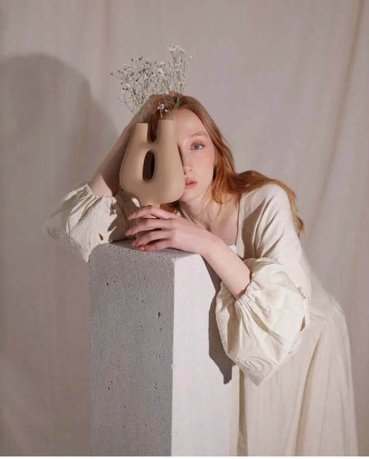 El yapımı seramik vazo El yapımı vazo Seramik çiçek vazosu El yapımı çömlek vazo El yapımı seramik sanat eseri Renkli seramik vazo Geleneksel seramik vazo El işi çömlek vazo El yapımı vazo sanatı Seramik sanat eseri