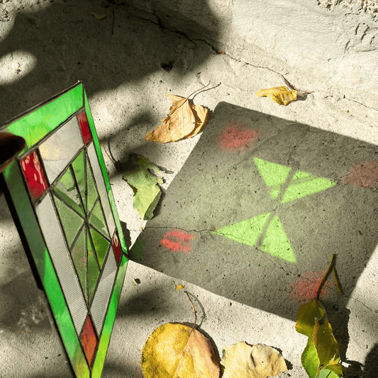 Vitrayın Tarihi: Işığın ve Rengin Büyüleyici Sanatı