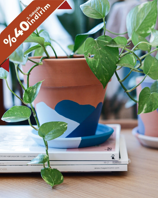 Konischer Blumentopf + Teller aus Terrakotta • Abstraktes Blau